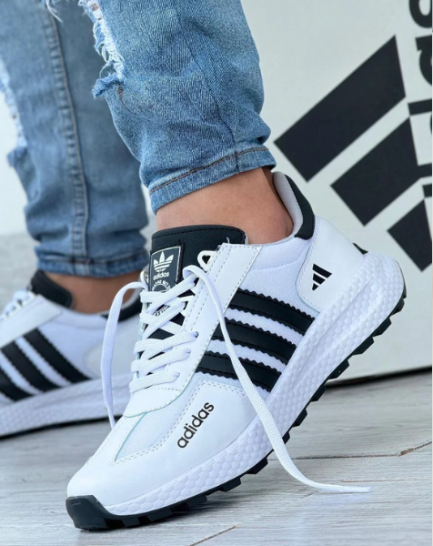 Dynamic Sports Shoes